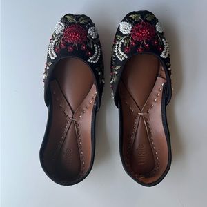 black beaded khussa/pakistani flats ethnic PK